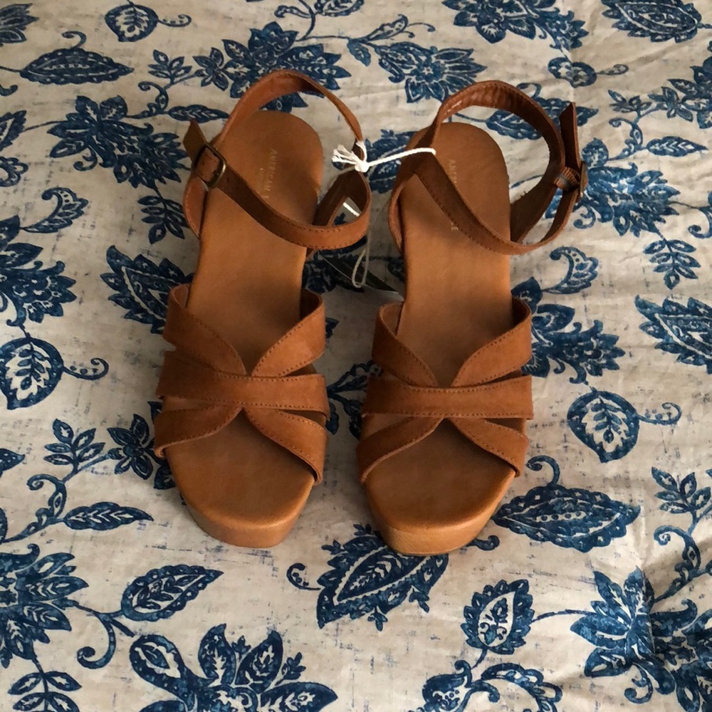 NWT - American Eagle Chunky Heels - 8